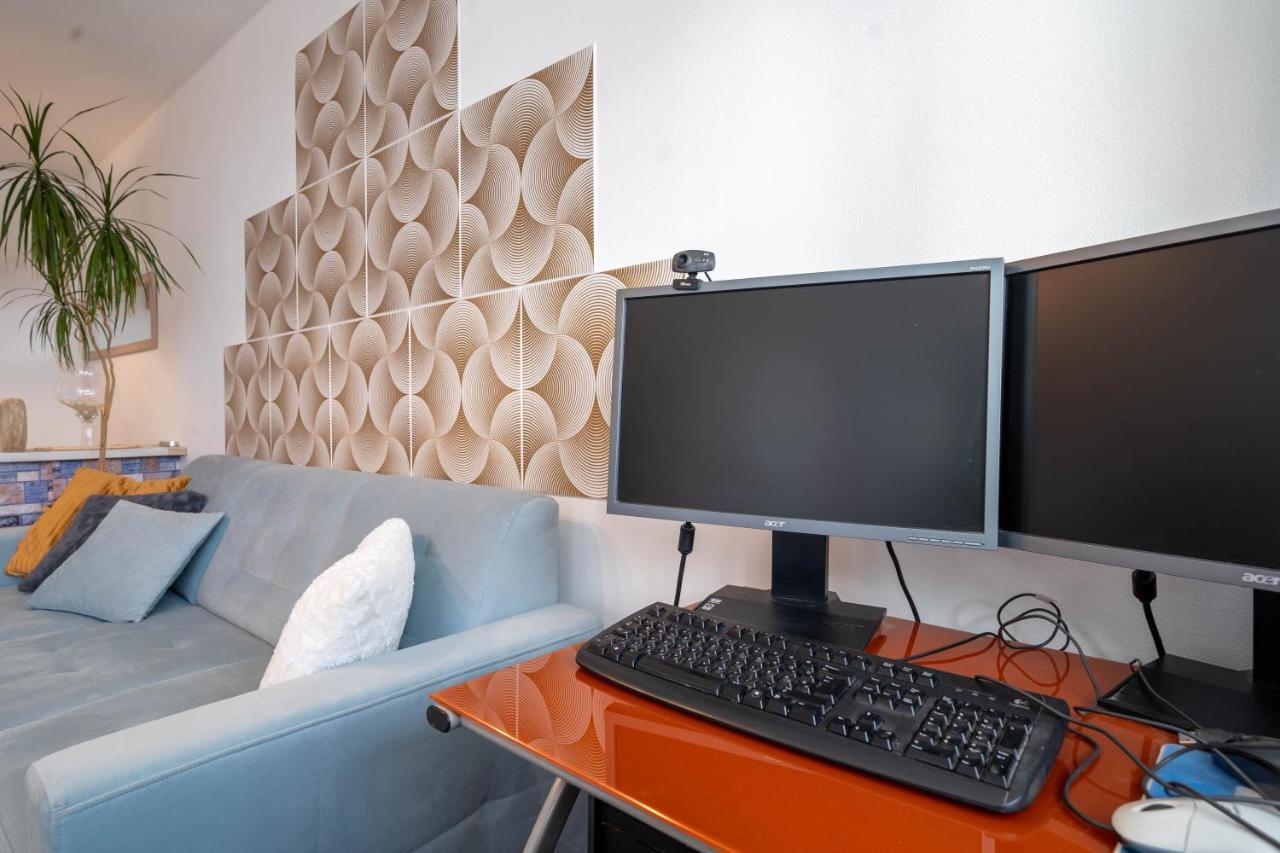 Pastelle Apartment With Own Parking Place Budapest Esterno foto